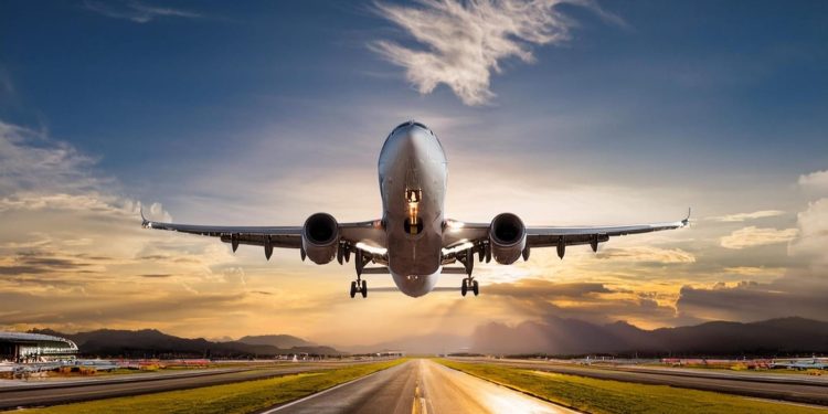 Caen acciones bursátiles de Delta Airlines