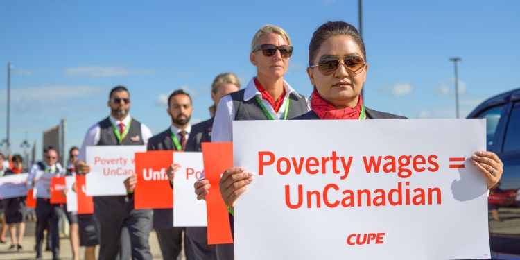 Empleados de Air Canada inician huelga