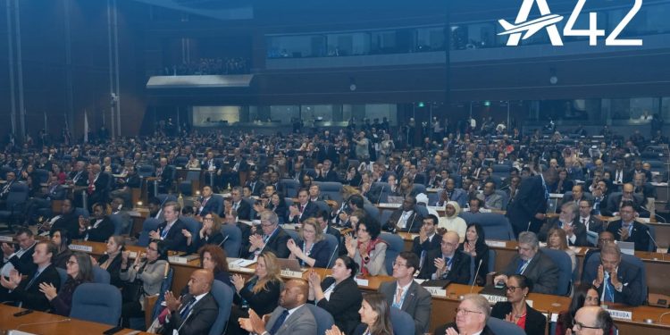 Urge industria aérea a liberar créditos para descarbonización