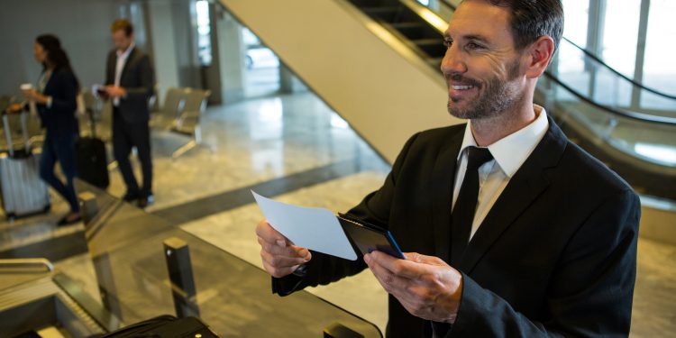 Comienza a regir nueva tarifa a visas H-1B de Estados Unidos