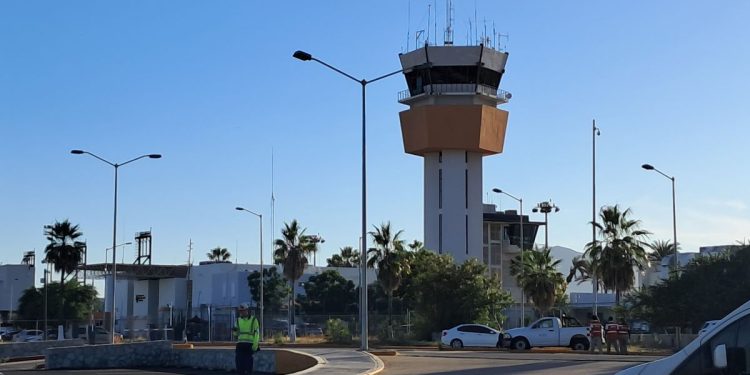 Niega Sinacta paro en torres de control de tráfico aéreo