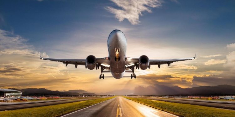 Aerolíneas de Asia y Europa transportan más carga que las de EU