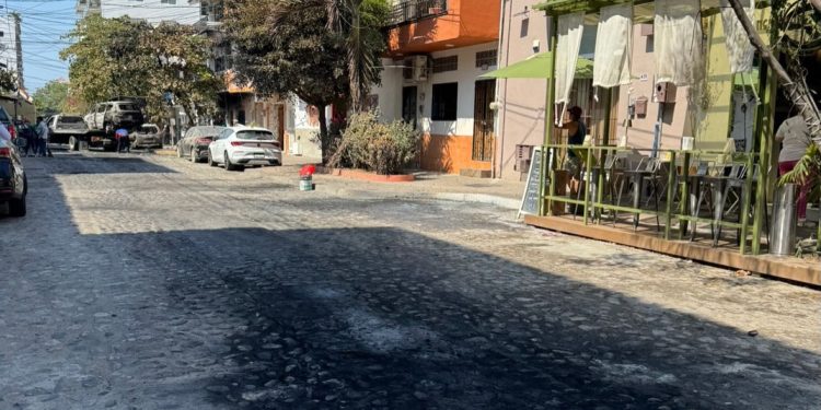 Vallarta trabaja en borrar las huellas de la violencia