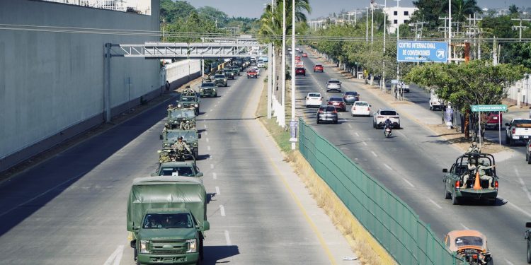 Refuerzan con 300 militares la seguridad en Puerto Vallarta