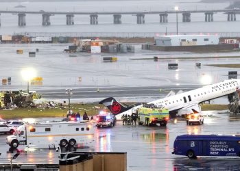 Diez personas muertas en accidentes aéreos en NY y Colombia