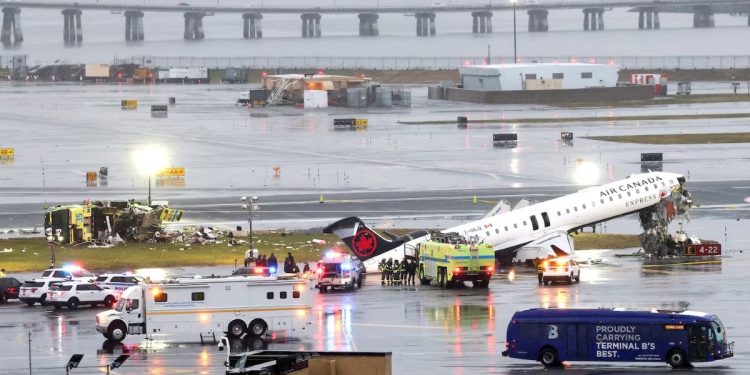Diez personas muertas en accidentes aéreos en NY y Colombia