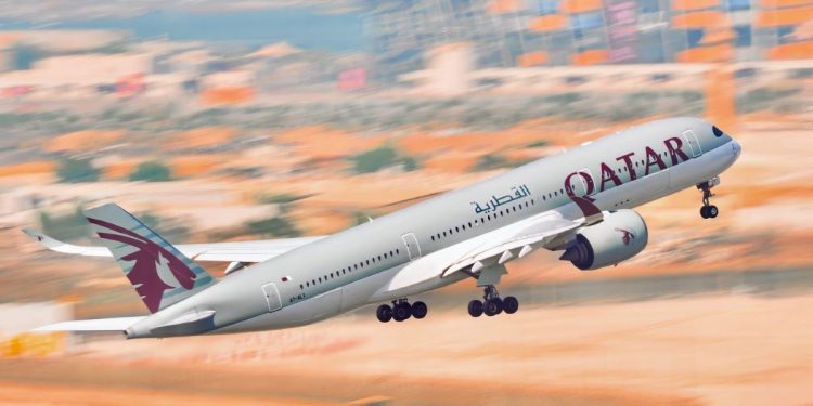 Emirates, Qatar y Etihad Airways amplían suspensión de vuelos