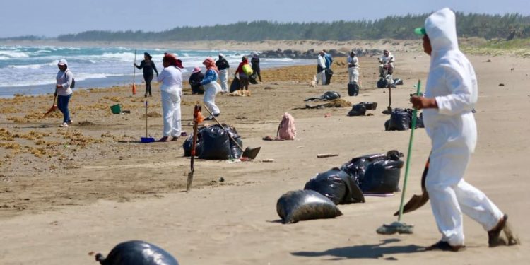 Ante derrame, Gobierno busca generar confianza en turistas