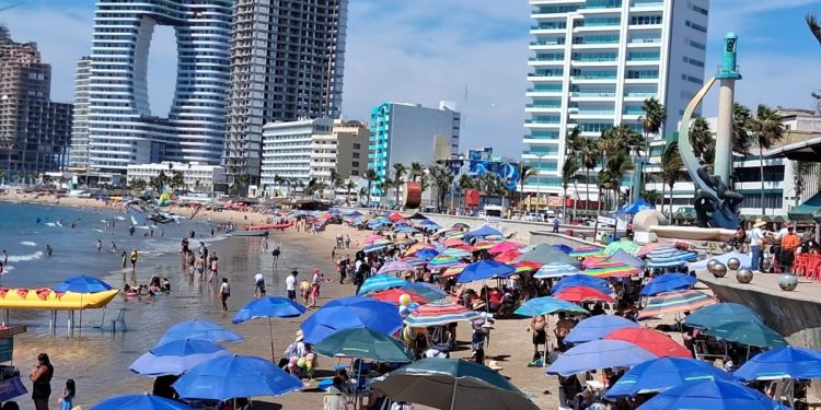 Destinos turísticos reportan ocupación hotelera superior a 90%